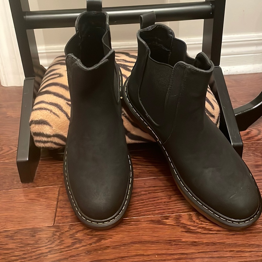 NEW ANKLE BOOTS